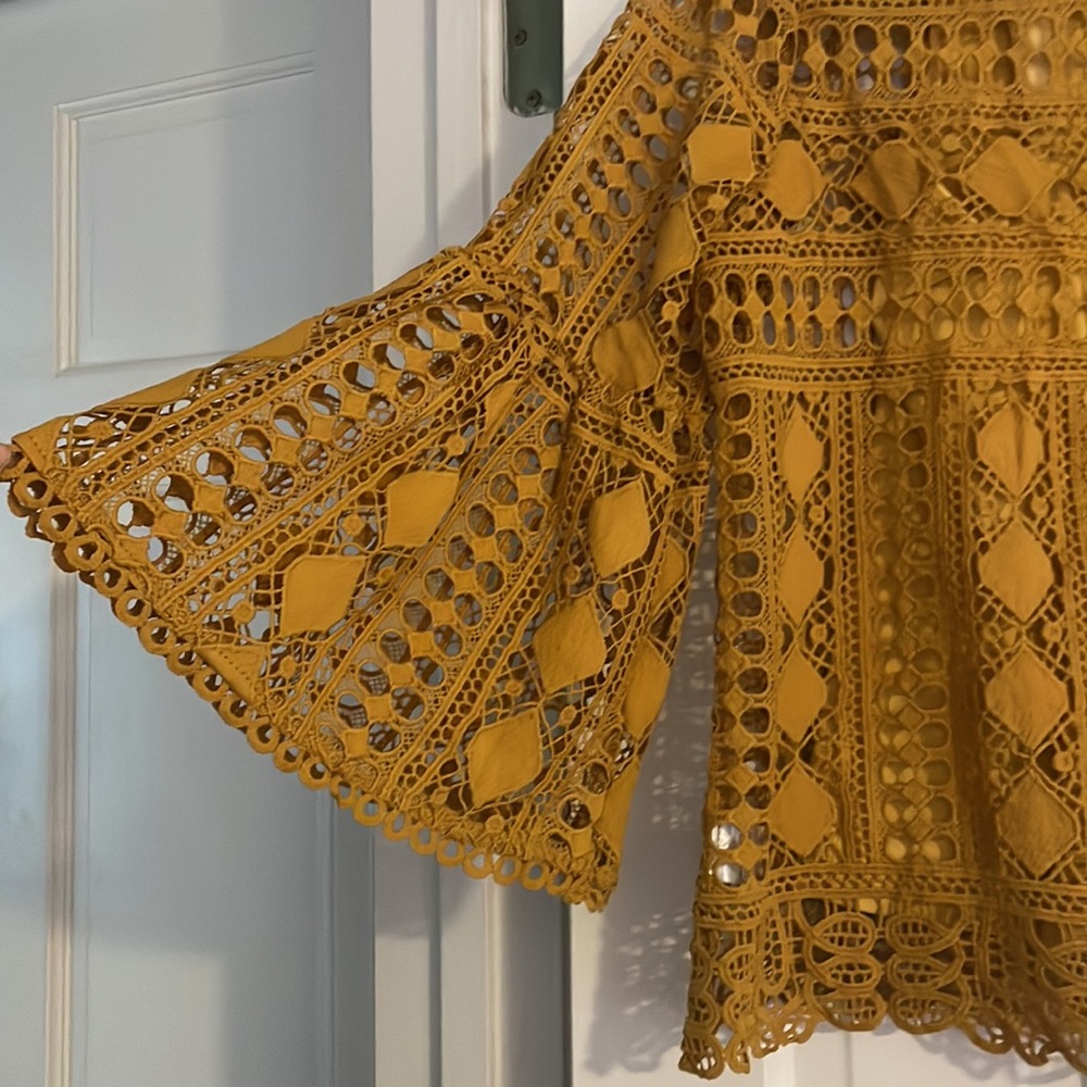 EUC Bell Sleeve Lace/Crochet Cut Out Top in Gold - Picture 5 of 8